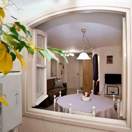 Apartment Hopps